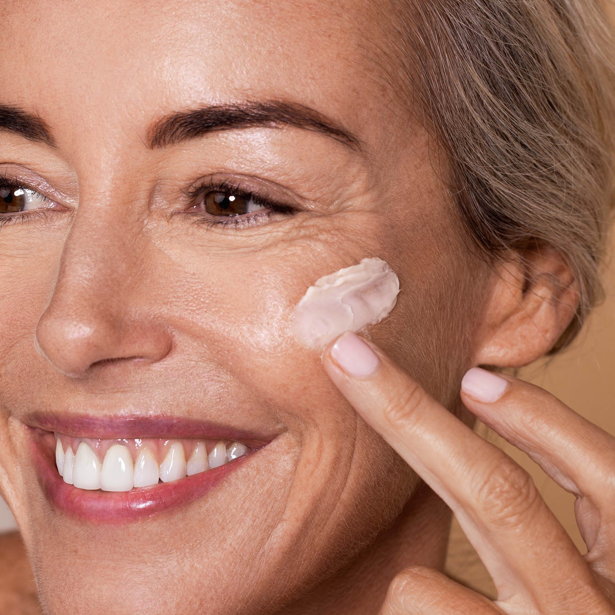 Soins visage antiâge et antirides naturels Fabriqués en France — free download