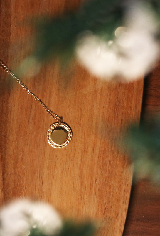 GET YOUR EMMA&CHLOE NECKLACE
